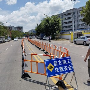 PVC plastic traffic safety facilities fence, construction site isolation barrier, road barriers from China Manufacturer